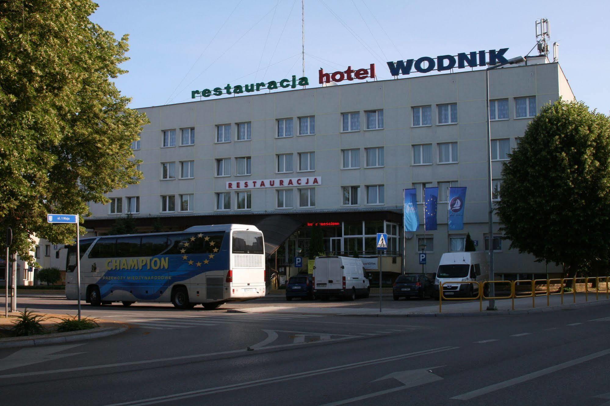 Hotel Wodnik Gizycko Exterior photo